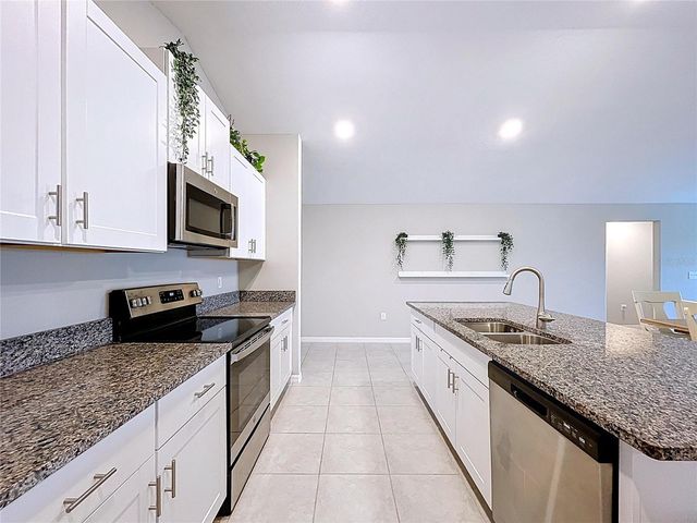 5420 LESLIE CANYON DRIVE, Wimauma, FL 33598