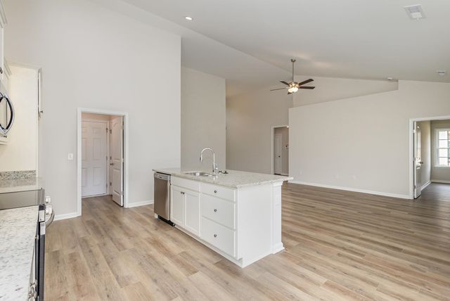 924 Woodside Dr., Conway, SC 29526