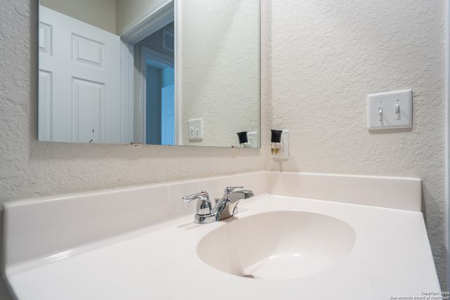 5802 Rolling Glen, San Antonio, TX 78218