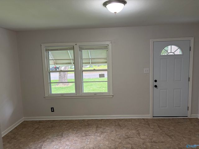 609 NW 9th Street, Huntsville, AL 35805