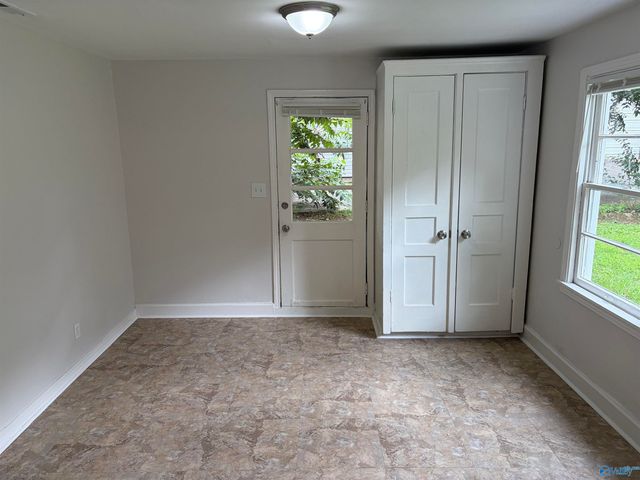 609 NW 9th Street, Huntsville, AL 35805