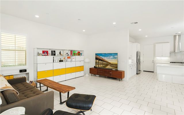 107 Terrapin, Irvine, CA 92618