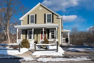 40 Arlington Ave, Dracut, MA 01826