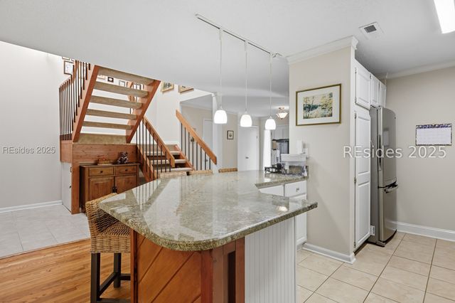 1 Gloucester Rd Apt 105, Hilton Head Island, SC 29928