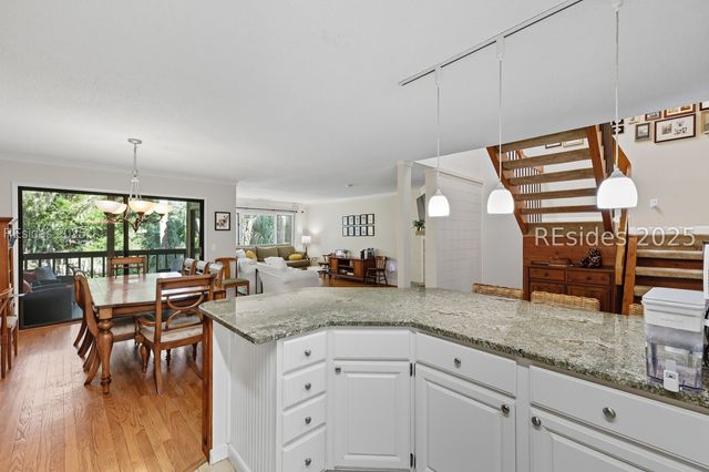 1 Gloucester Rd Apt 105, Hilton Head Island, SC 29928