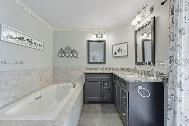 1 Gloucester Rd Apt 105, Hilton Head Island, SC 29928