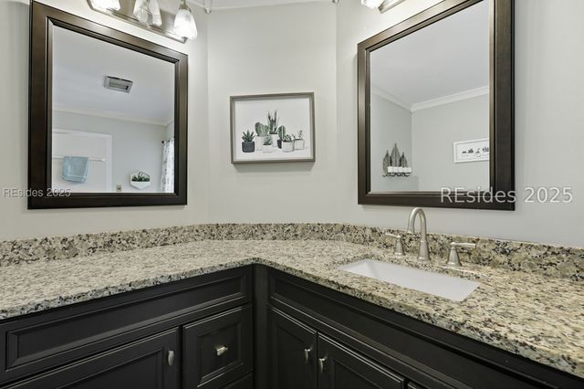 1 Gloucester Rd Apt 105, Hilton Head Island, SC 29928