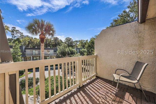 1 Gloucester Rd Apt 105, Hilton Head Island, SC 29928