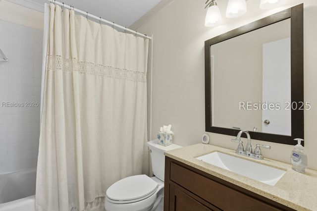 1 Gloucester Rd Apt 105, Hilton Head Island, SC 29928