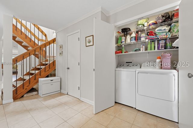 1 Gloucester Rd Apt 105, Hilton Head Island, SC 29928