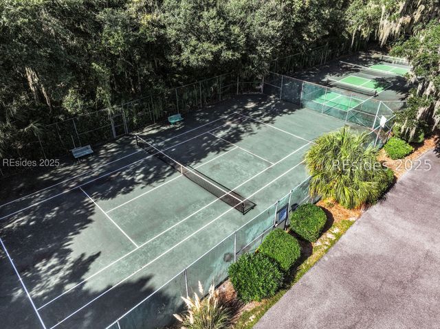 1 Gloucester Rd Apt 105, Hilton Head Island, SC 29928