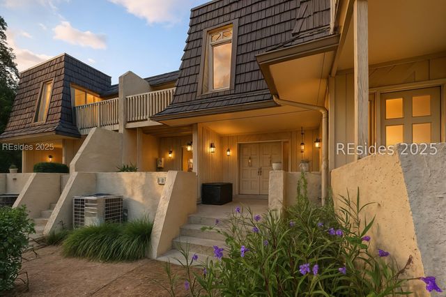 1 Gloucester Rd Apt 105, Hilton Head Island, SC 29928