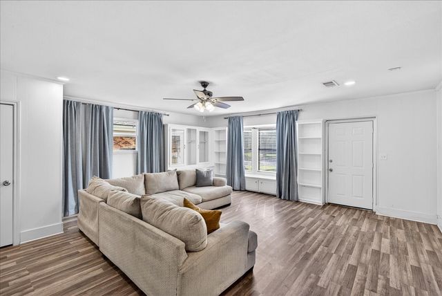 1407 Royal Drive, Kaufman, TX 75142