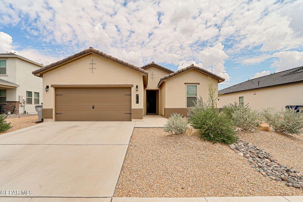 2382 Enchanted Butte Place, El Paso, TX 79911