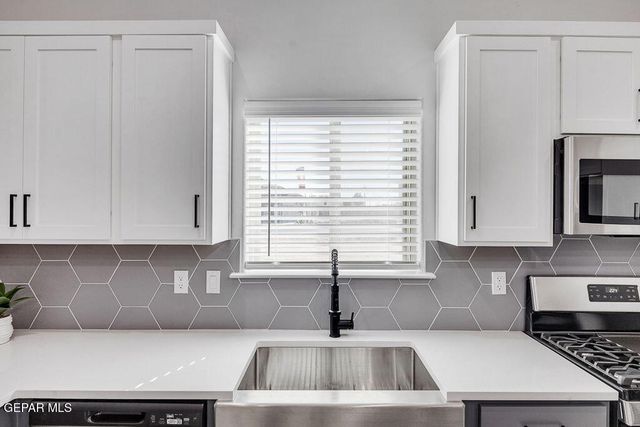 126 Organ Trail, Santa Teresa, NM 88008