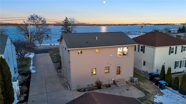 4178 East River Road, Grand Island, NY 14072