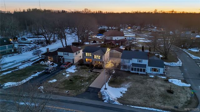 4178 East River Road, Grand Island, NY 14072