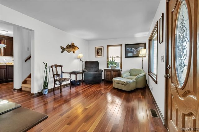 4178 East River Road, Grand Island, NY 14072