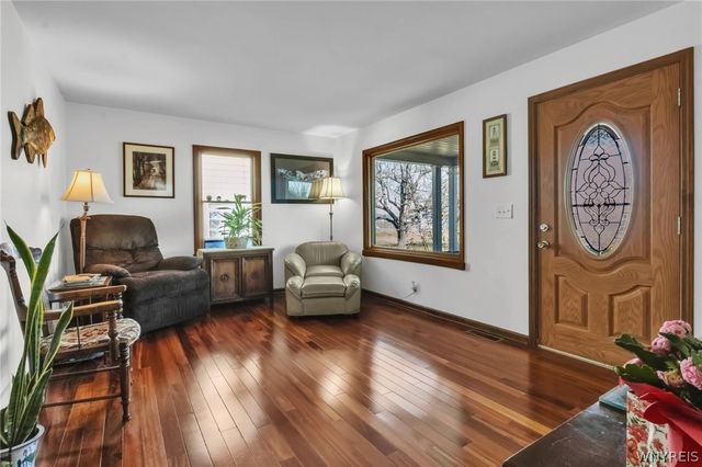 4178 East River Road, Grand Island, NY 14072