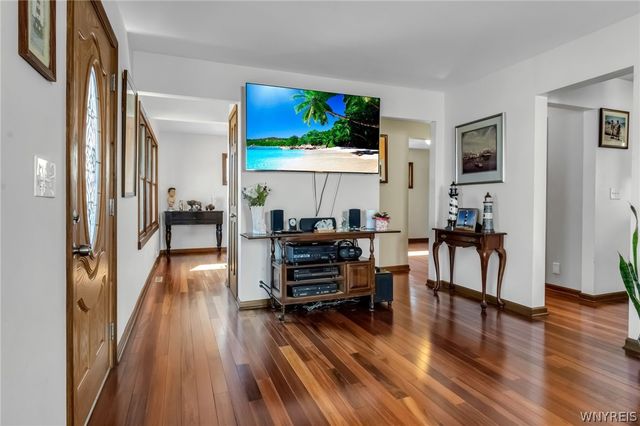 4178 East River Road, Grand Island, NY 14072