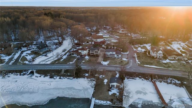 4178 East River Road, Grand Island, NY 14072