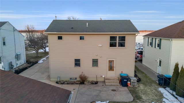 4178 East River Road, Grand Island, NY 14072