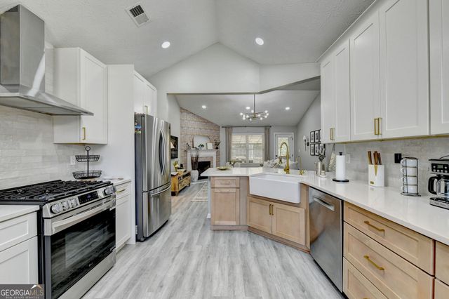 5496 Amber Cove Way, Flowery Branch, GA 30542