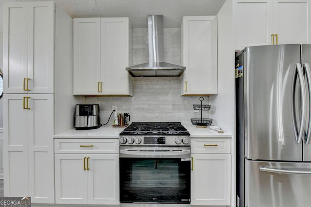 5496 Amber Cove Way, Flowery Branch, GA 30542