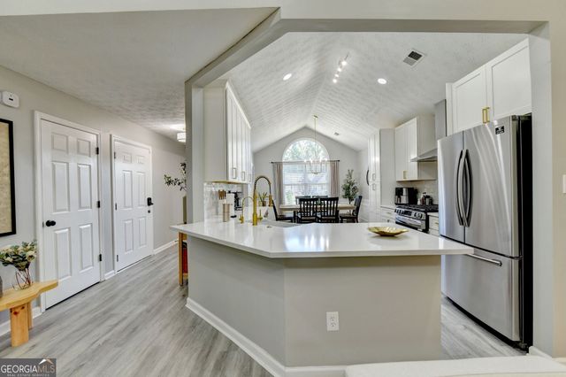 5496 Amber Cove Way, Flowery Branch, GA 30542