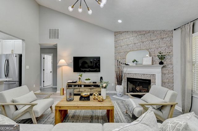 5496 Amber Cove Way, Flowery Branch, GA 30542