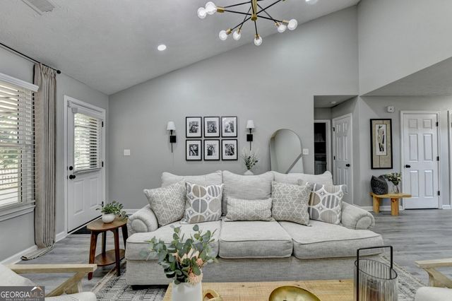 5496 Amber Cove Way, Flowery Branch, GA 30542