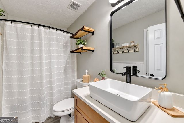 5496 Amber Cove Way, Flowery Branch, GA 30542