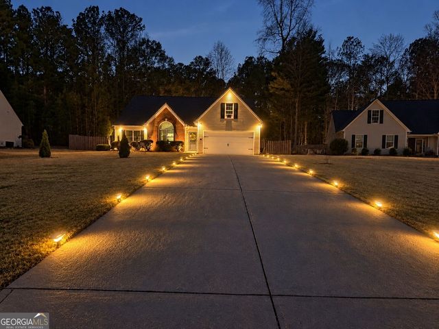 5496 Amber Cove Way, Flowery Branch, GA 30542