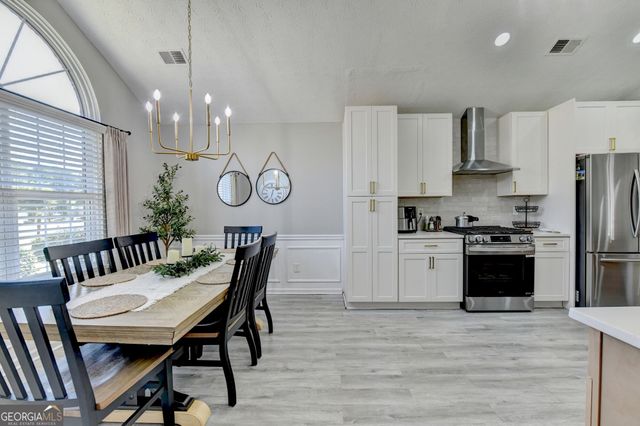 5496 Amber Cove Way, Flowery Branch, GA 30542