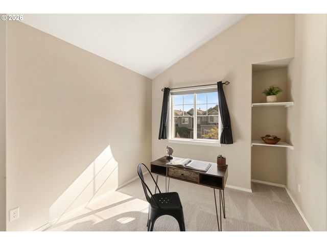 20263 HOODVIEW Ave, West Linn, OR 97068