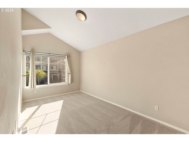 20263 HOODVIEW Ave, West Linn, OR 97068