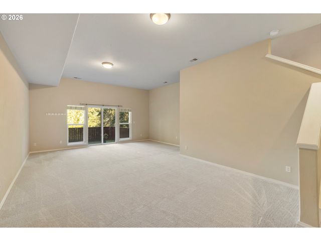 20263 HOODVIEW Ave, West Linn, OR 97068