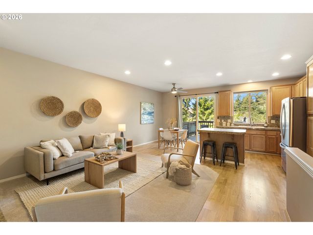 20263 HOODVIEW Ave, West Linn, OR 97068