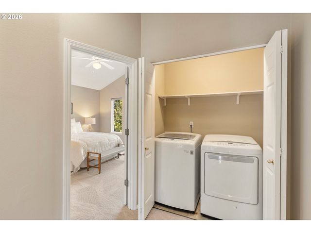 20263 HOODVIEW Ave, West Linn, OR 97068