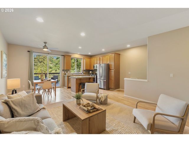 20263 HOODVIEW Ave, West Linn, OR 97068