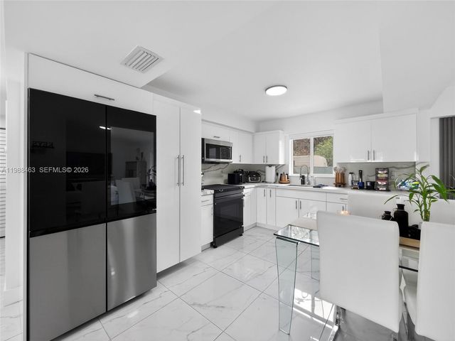 19800 NW 5th Ave, Miami Gardens, FL 33169