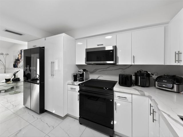 19800 NW 5th Ave, Miami Gardens, FL 33169