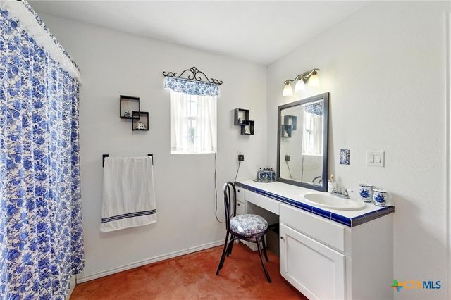 444 Wattsville Road, Luling, TX 78648