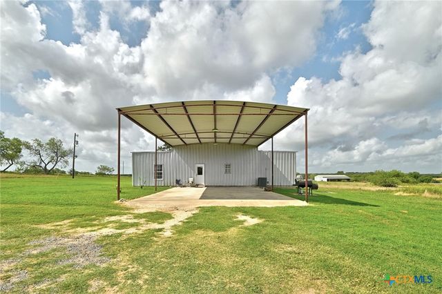 444 Wattsville Road, Luling, TX 78648