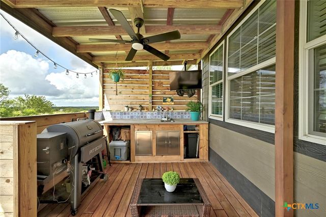 444 Wattsville Road, Luling, TX 78648