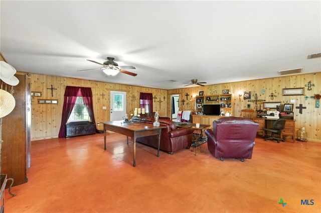 444 Wattsville Road, Luling, TX 78648