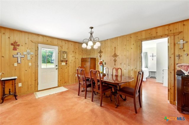444 Wattsville Road, Luling, TX 78648