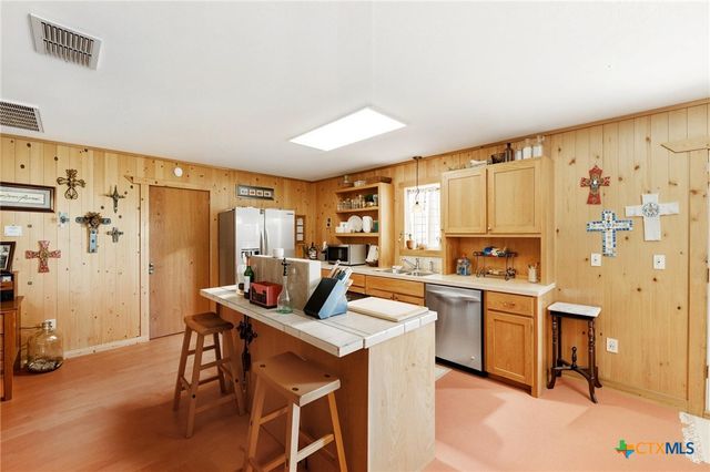 444 Wattsville Road, Luling, TX 78648