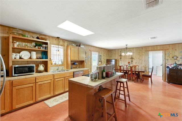 444 Wattsville Road, Luling, TX 78648