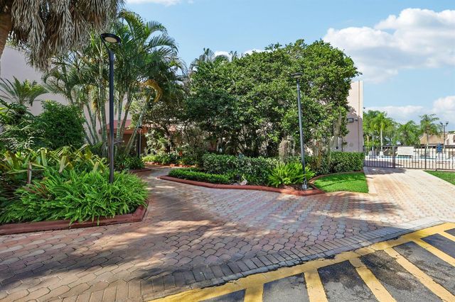 1330 NW 123rd Avenue, Pembroke Pines, FL 33026